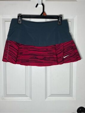 Nike Women's Dark Grey Waistband Pink Striped Tennis Skirt